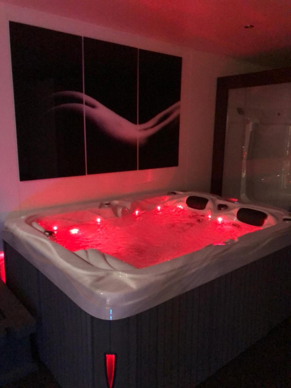 Spabyelleetlui Spa Rouge Ou Bleu มูส์ครอง ภายนอก รูปภาพ